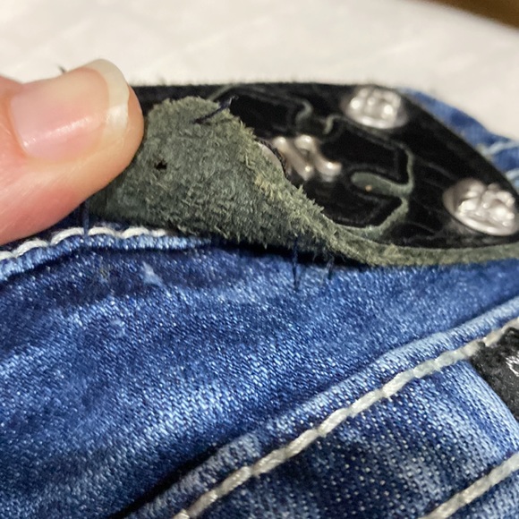 Miss me bootcut jeans. Kids size 8. Is missing one button on the patch. See pic - Picture 11 of 12